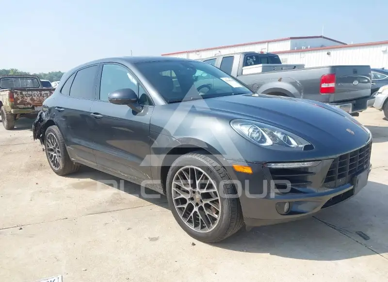 2018 Porsche MACAN photo