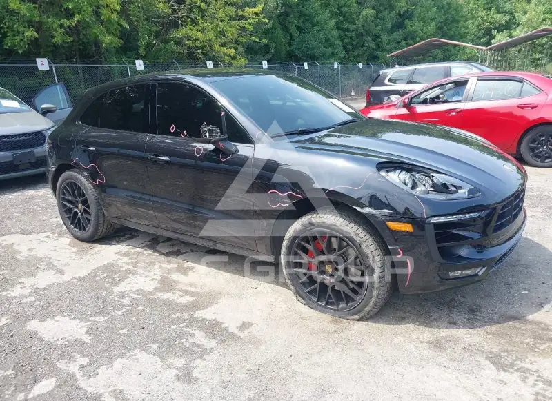 2018 Porsche MACAN photo