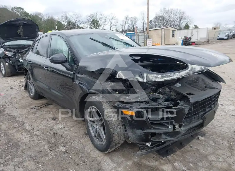 2018 Porsche MACAN photo