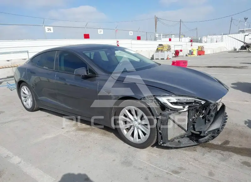 2018 Tesla  фото
