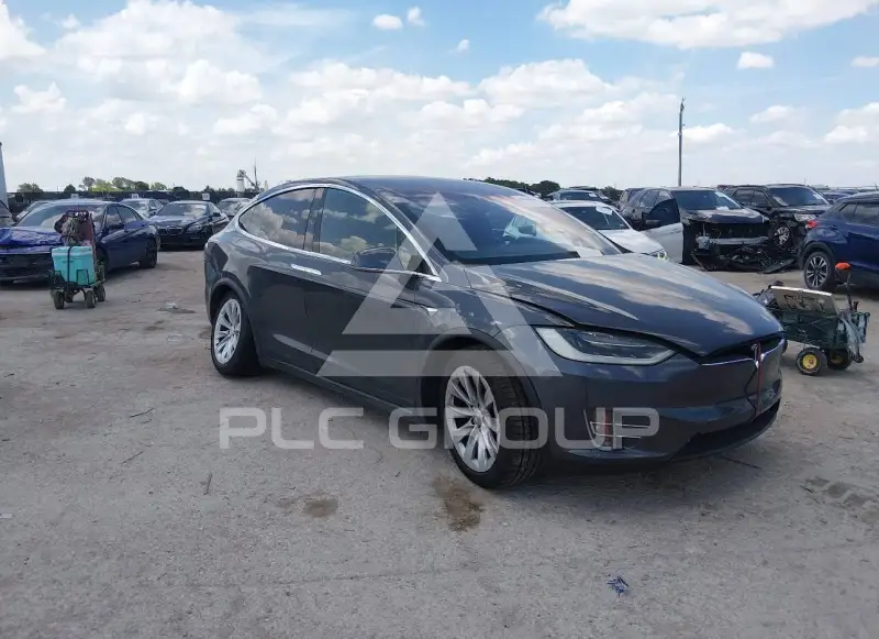 2018 Tesla Model X фото