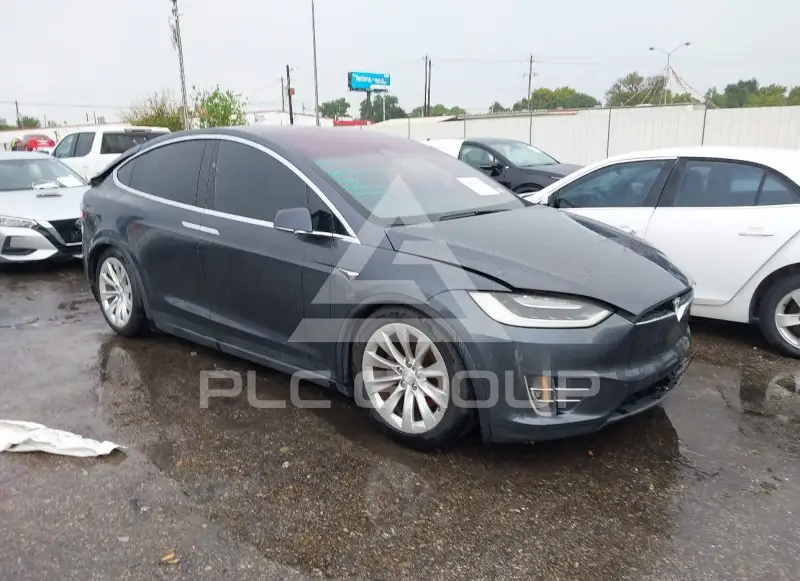 2018 Tesla Model X фото