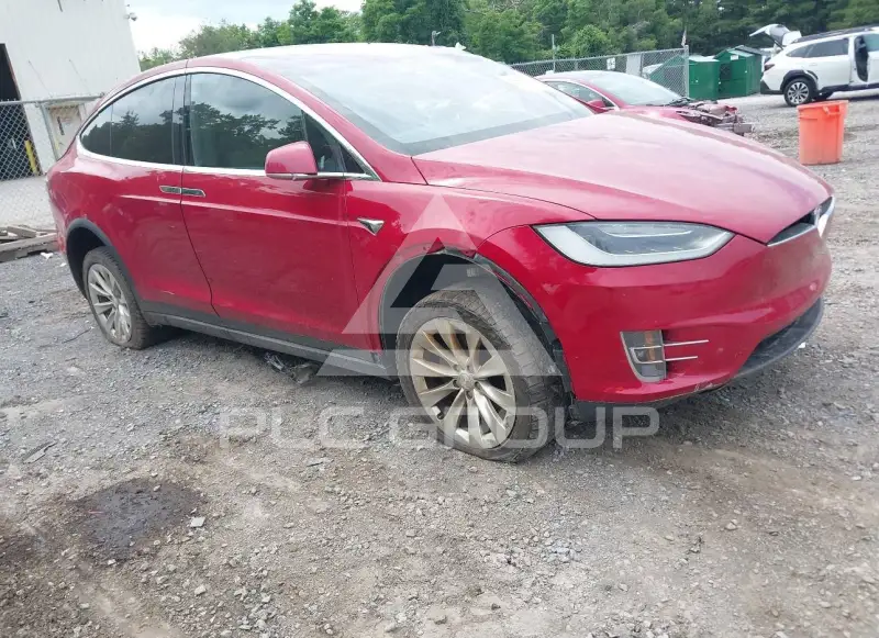 2018 Tesla Model X фото