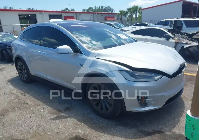 2018 Tesla Model X фото
