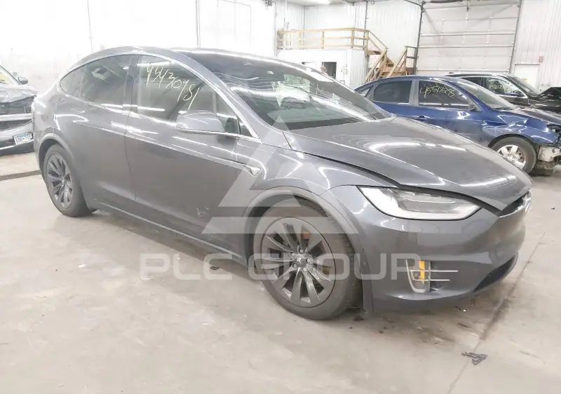 2018 Tesla Model X фото