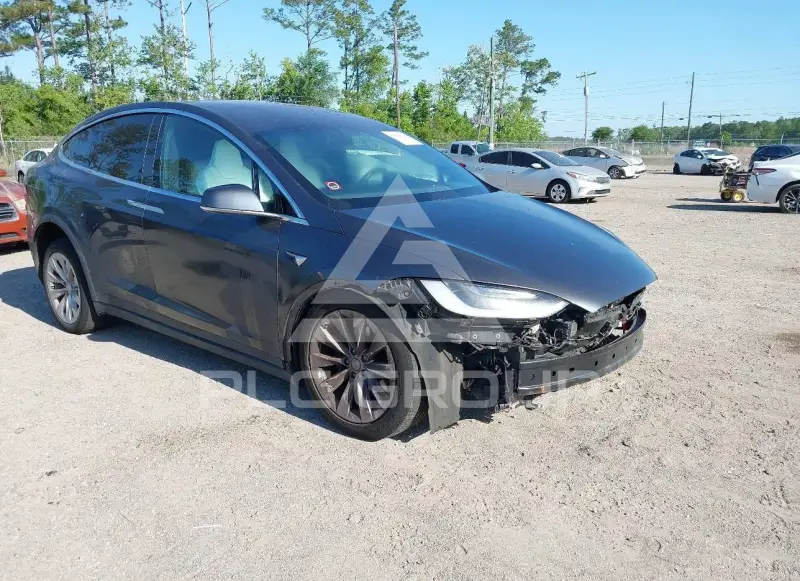 2018 Tesla Model X фото