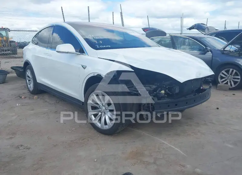 2018 Tesla Model X фото