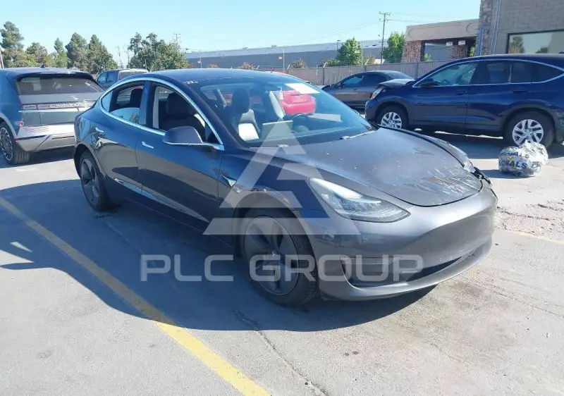 2018 Tesla Model 3 фото