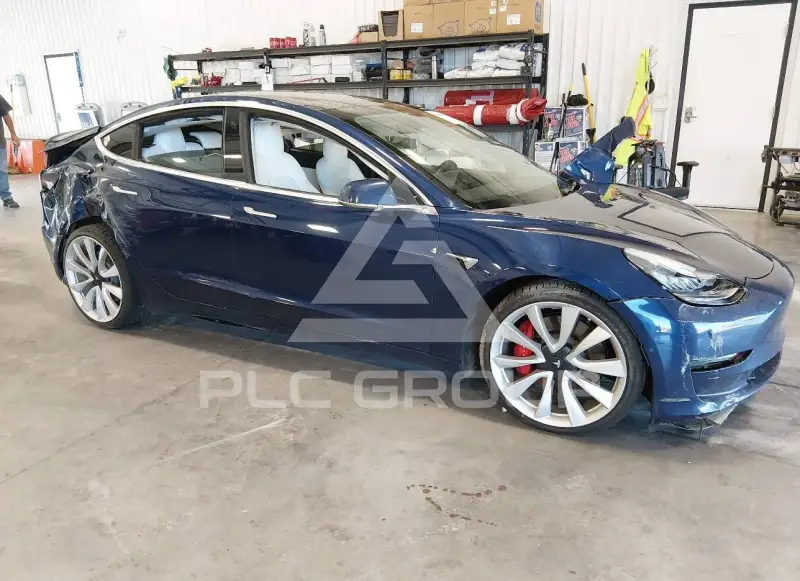 2018 Tesla Model 3 фото