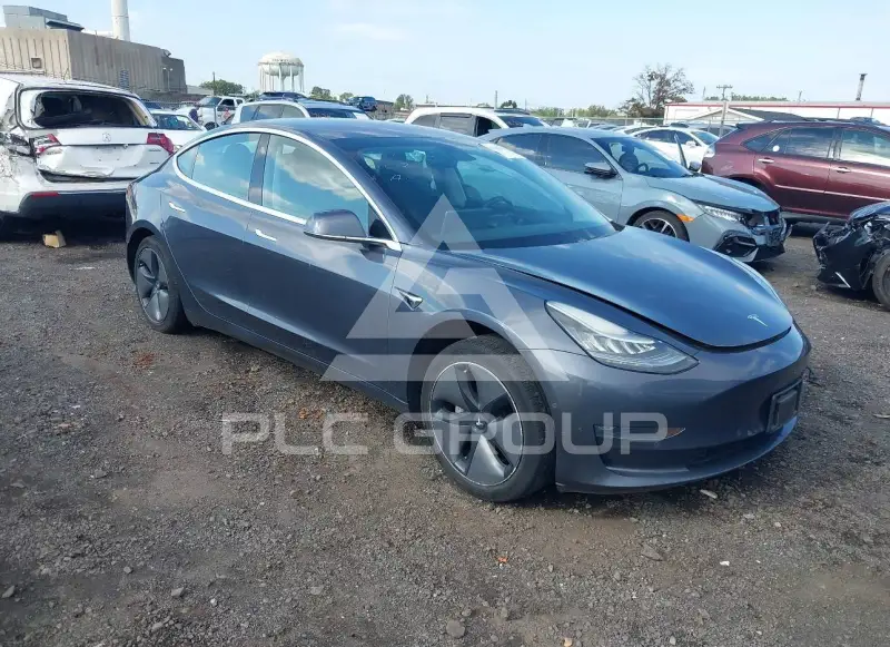 2018 Tesla Model 3 фото