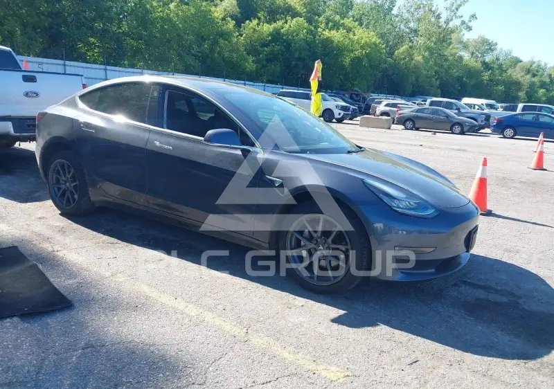 2018 Tesla Model 3 фото