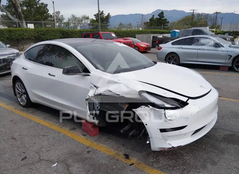 2018 Tesla Model 3 фото