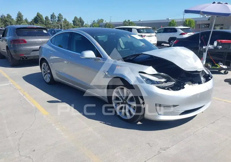 2018 Tesla Model 3 фото