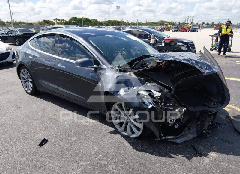 2018 Tesla Model 3 фото