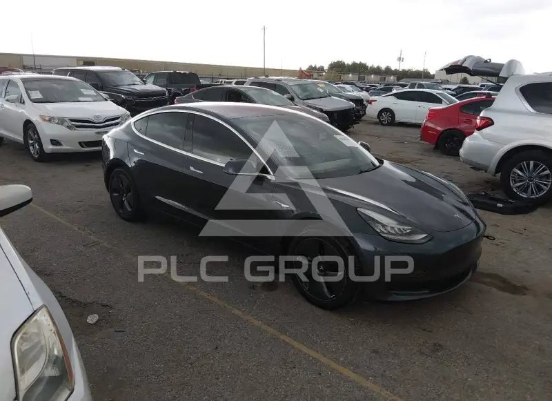 2018 Tesla Model 3 фото