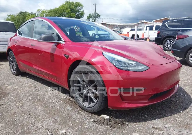 2018 Tesla Model 3 фото