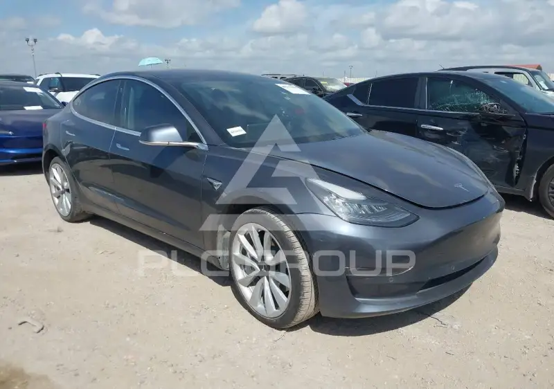 2018 Tesla Model 3 фото