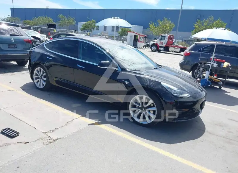 2018 Tesla Model 3 фото