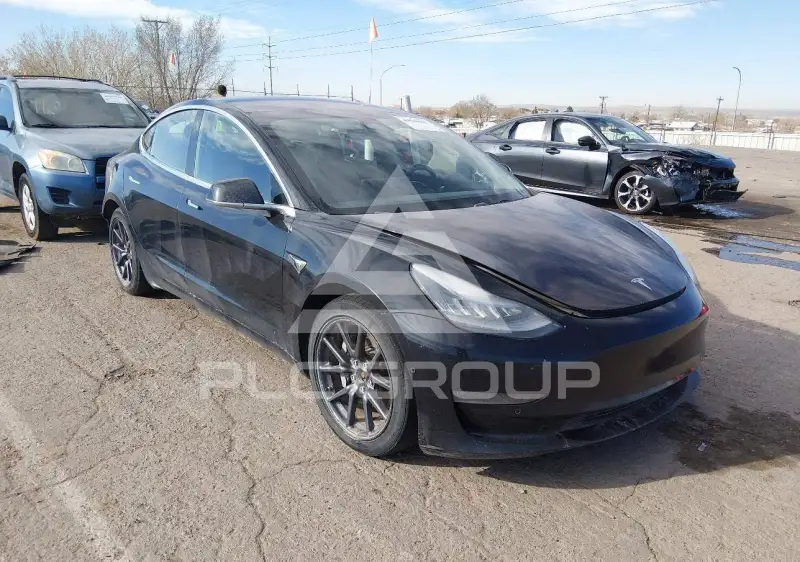 2018 Tesla Model 3 фото