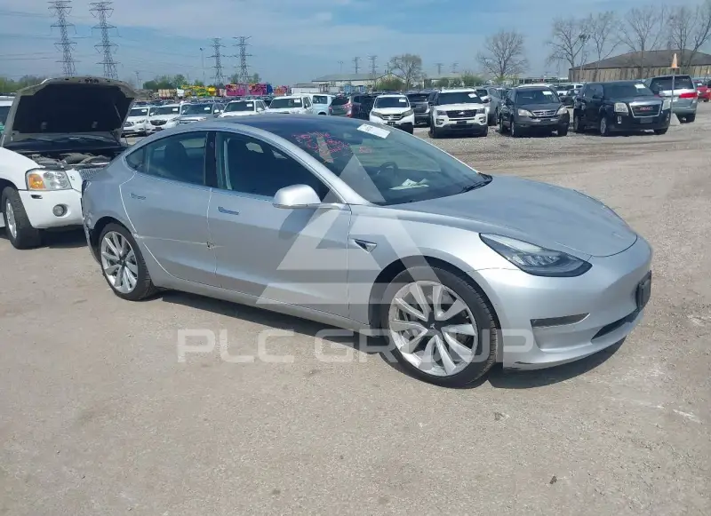 2018 Tesla Model 3 фото