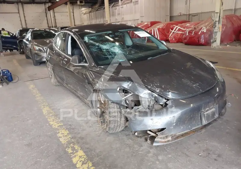 2018 Tesla Model 3 фото