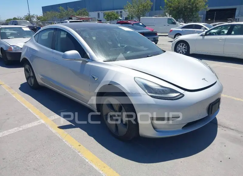 2018 Tesla Model 3 фото