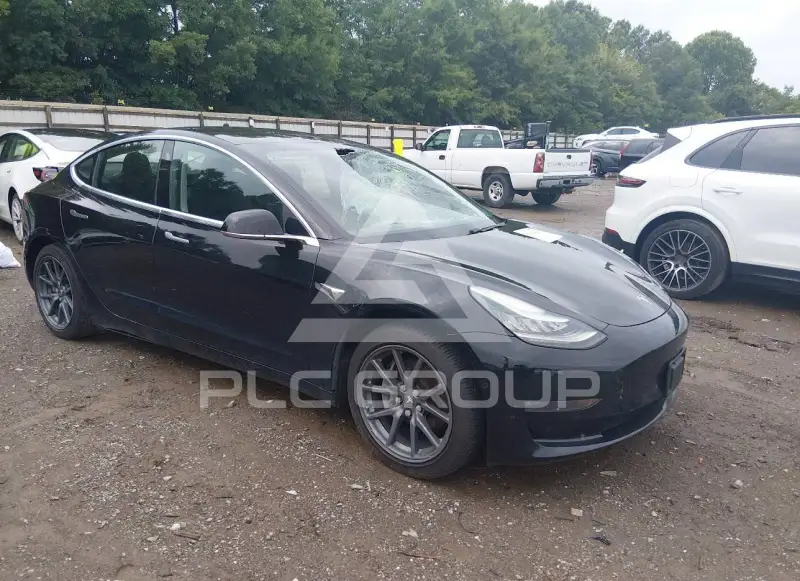 2018 Tesla Model 3 фото