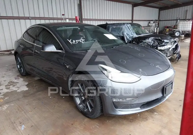 2018 Tesla Model 3 фото