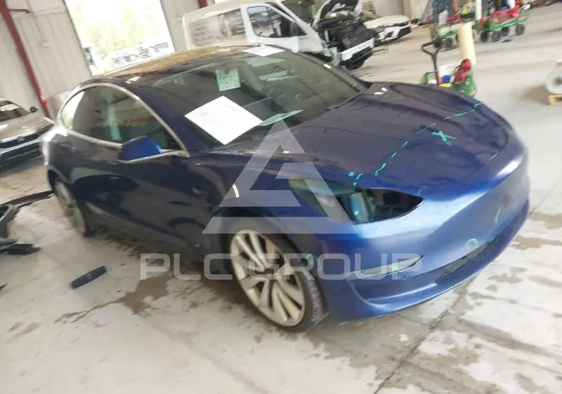 2018 Tesla Model 3 фото