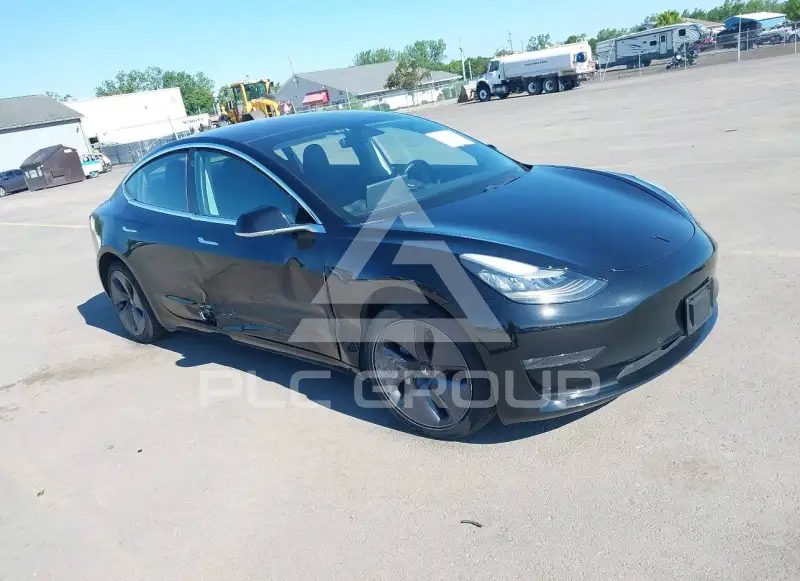 2018 Tesla Model 3 фото