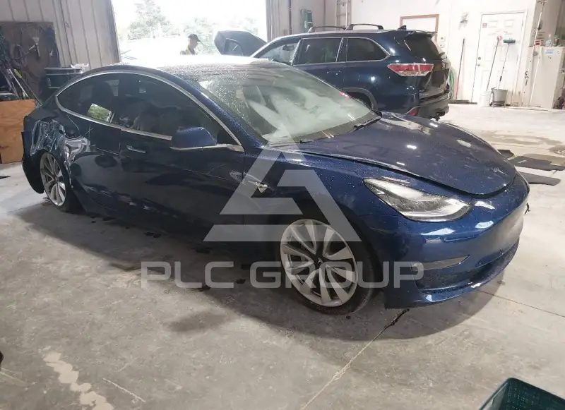 2018 Tesla Model 3 фото