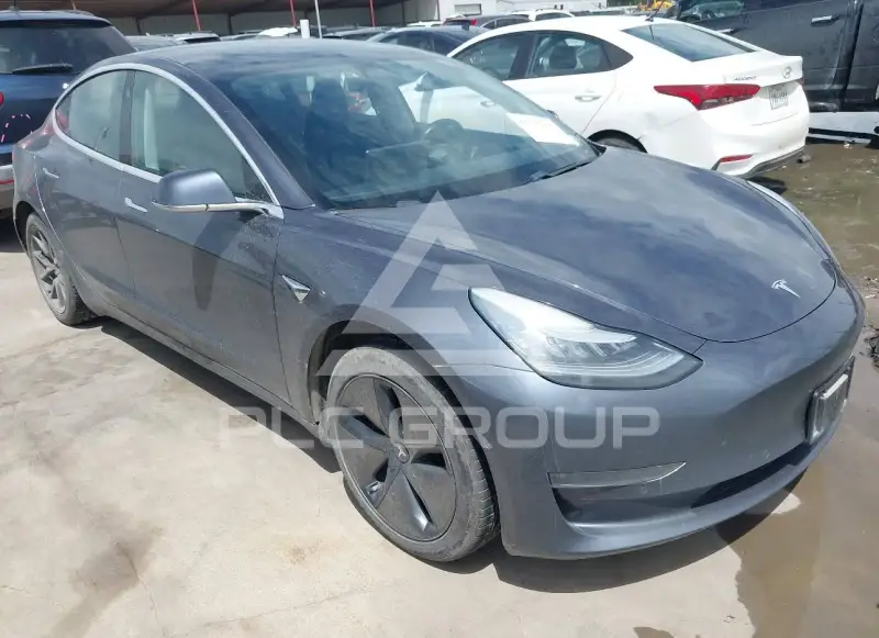 2018 Tesla Model 3 фото