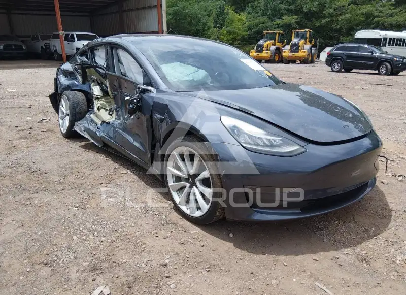 2018 Tesla Model 3 фото