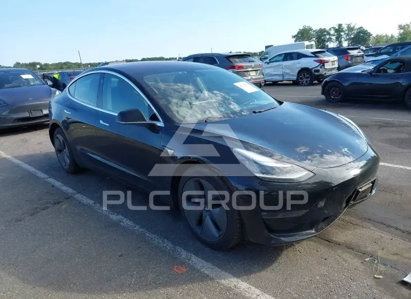 2018 Tesla Model 3 фото