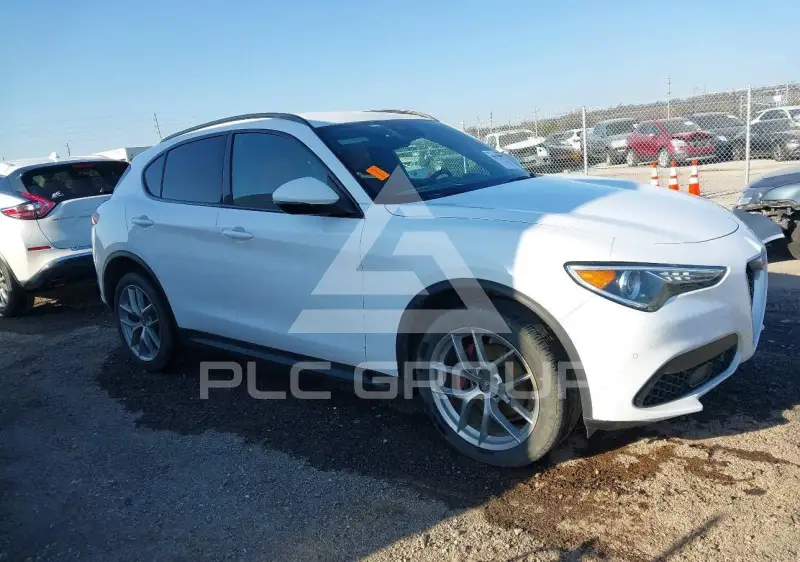 2018 Alfa Romeo Stelvio фото