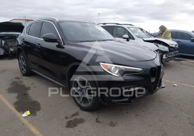 2018 Alfa Romeo Stelvio фото