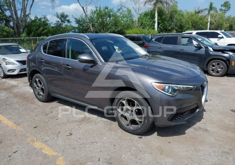 2018 Alfa Romeo Stelvio фото