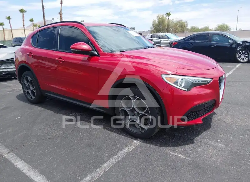 2018 Alfa Romeo Stelvio photo