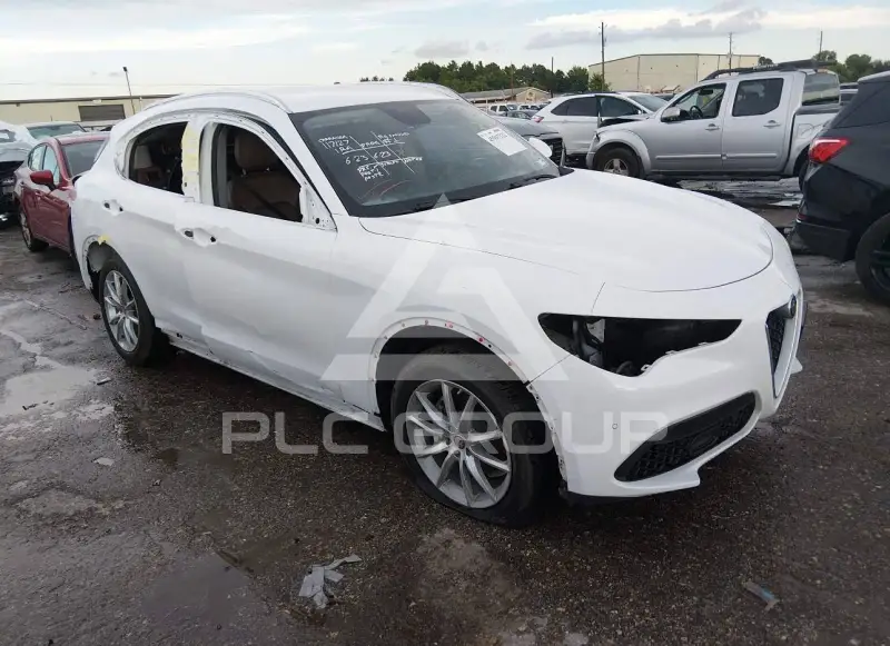 2018 Alfa Romeo Stelvio фото