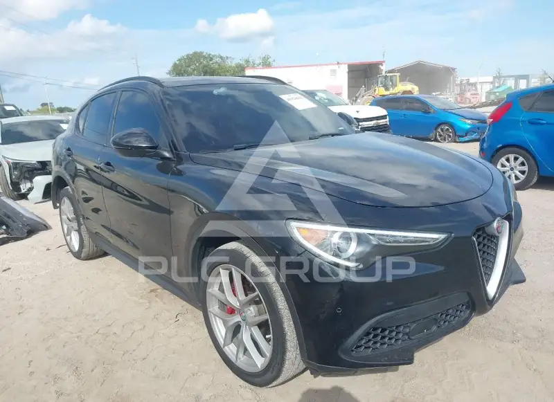 2018 Alfa Romeo Stelvio фото