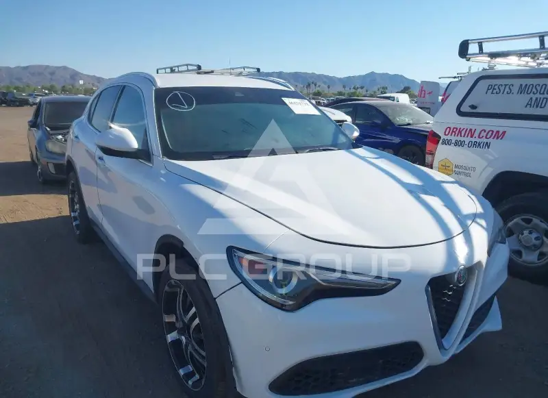 2018 Alfa Romeo Stelvio фото
