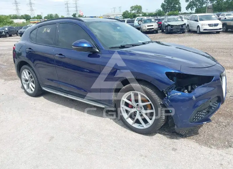 2018 Alfa Romeo Stelvio photo