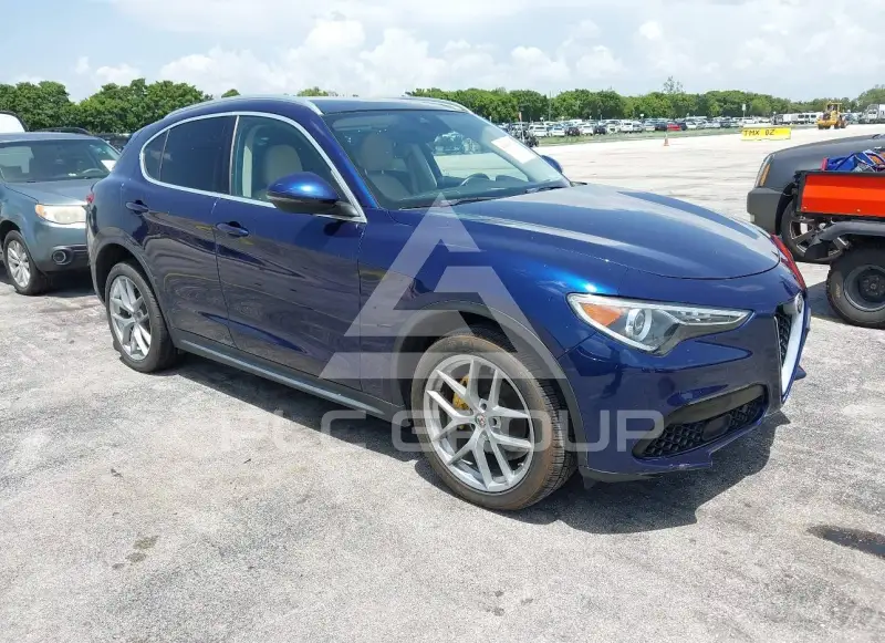 2018 Alfa Romeo Stelvio фото