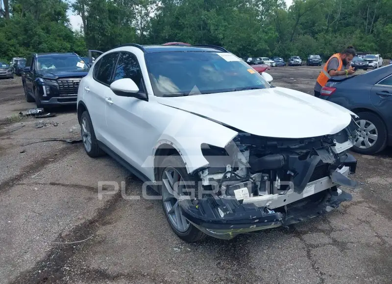 2018 Alfa Romeo Stelvio фото