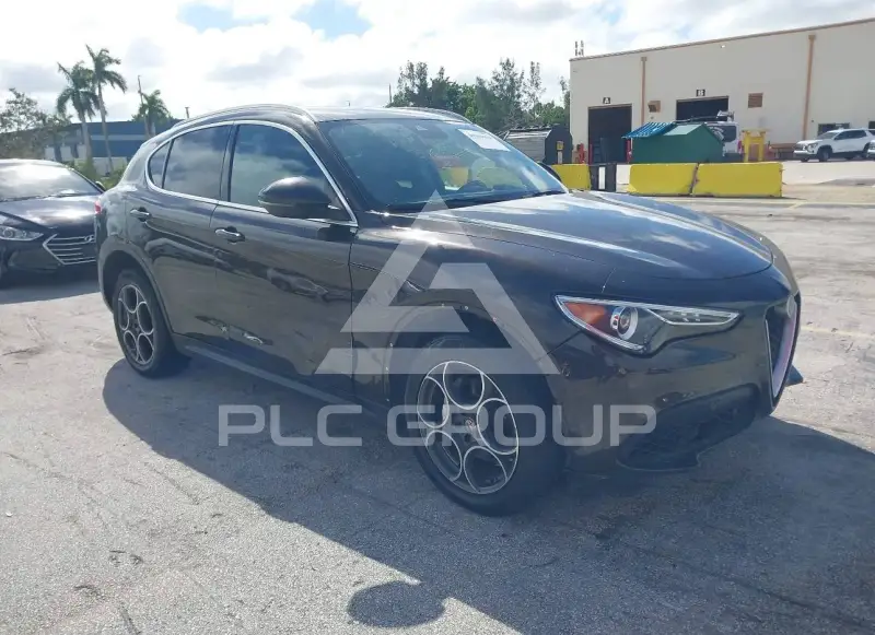 2018 Alfa Romeo Stelvio photo