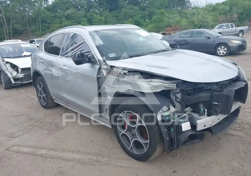 2018 Alfa Romeo Stelvio фото
