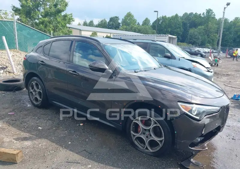 2018 Alfa Romeo Stelvio фото