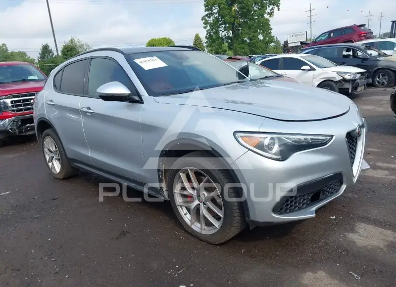 2018 Alfa Romeo Stelvio фото