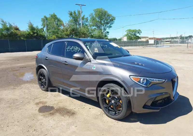 2018 Alfa Romeo Stelvio фото