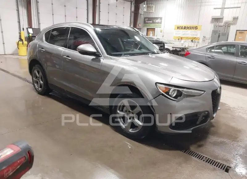 2018 Alfa Romeo Stelvio фото